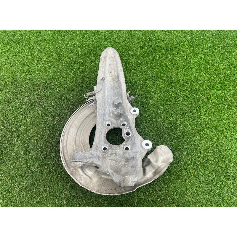 Поворотний кулак (підвіска) BMW 5-series G30 2017 2.0 B46B20 31206884382