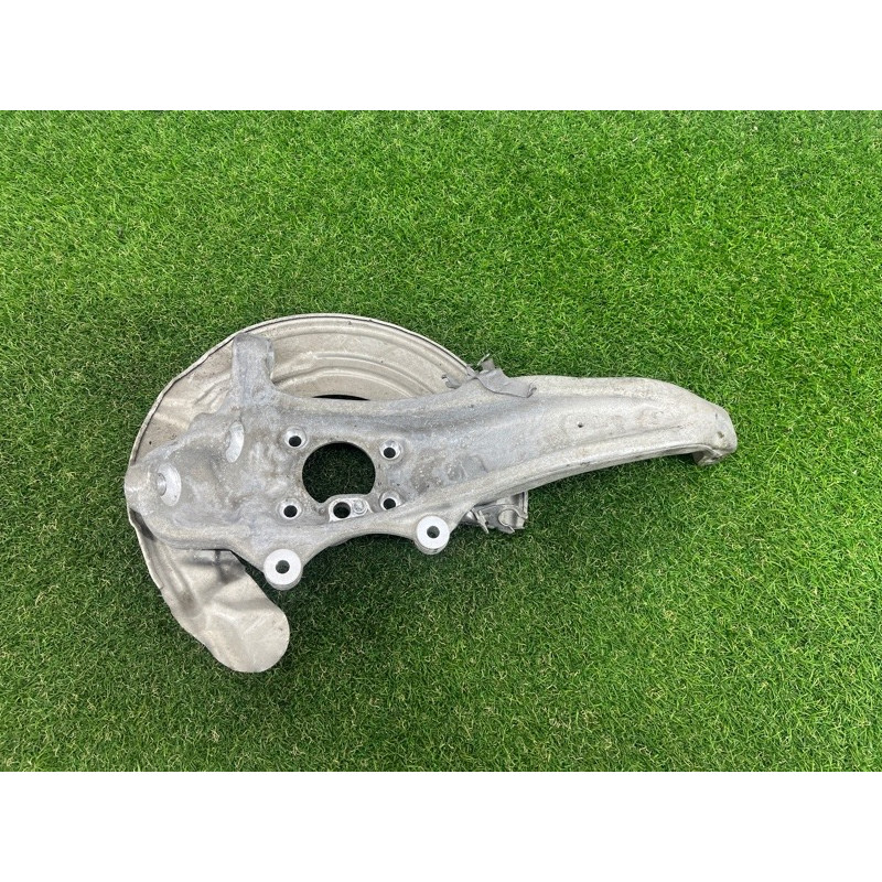 Поворотний кулак (підвіска) BMW 5-series G30 2017 2.0 B46B20 31206884382