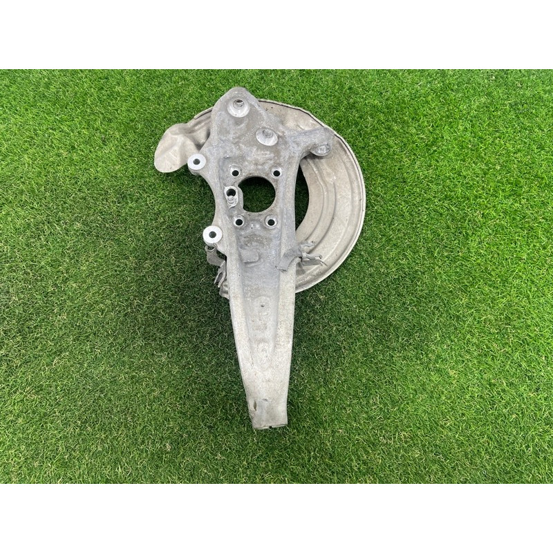 Поворотний кулак (підвіска) BMW 5-series G30 2017 2.0 B46B20 31206884382