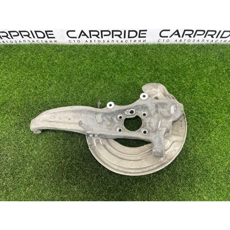 Поворотний кулак (підвіска) BMW 5-series G30 2017 2.0 B46B20 31206884382