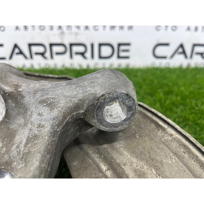 Поворотний кулак (підвіска) BMW 5-series G30 2017 2.0 B46B20 31206884382