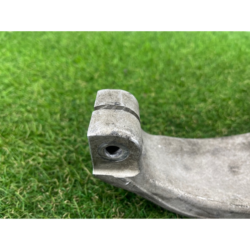 Поворотний кулак (підвіска) BMW 5-series G30 2017 2.0 B46B20 31206884382