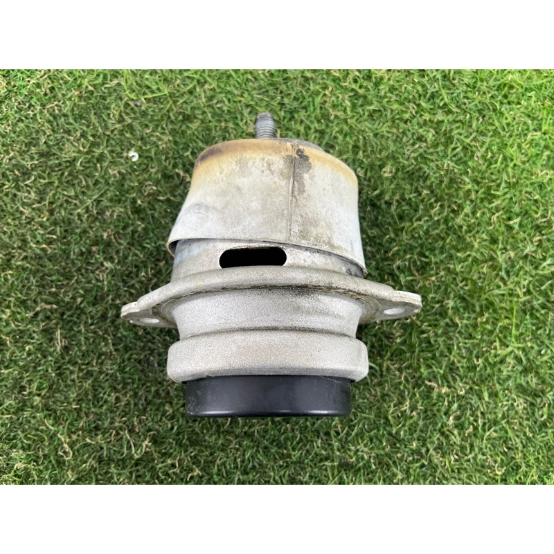 Подушка двигателя (двигатель и элементы) Volkswagen Touareg FL 2015 3.6 7P6199131