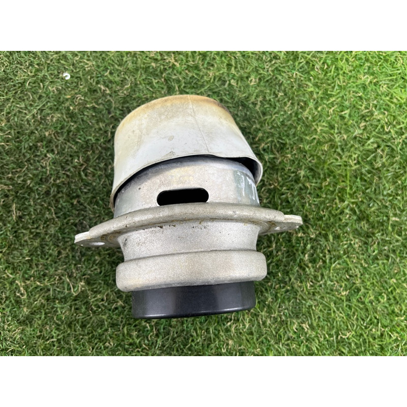 Подушка двигателя (двигатель и элементы) Volkswagen Touareg FL 2015 3.6 7P6199131