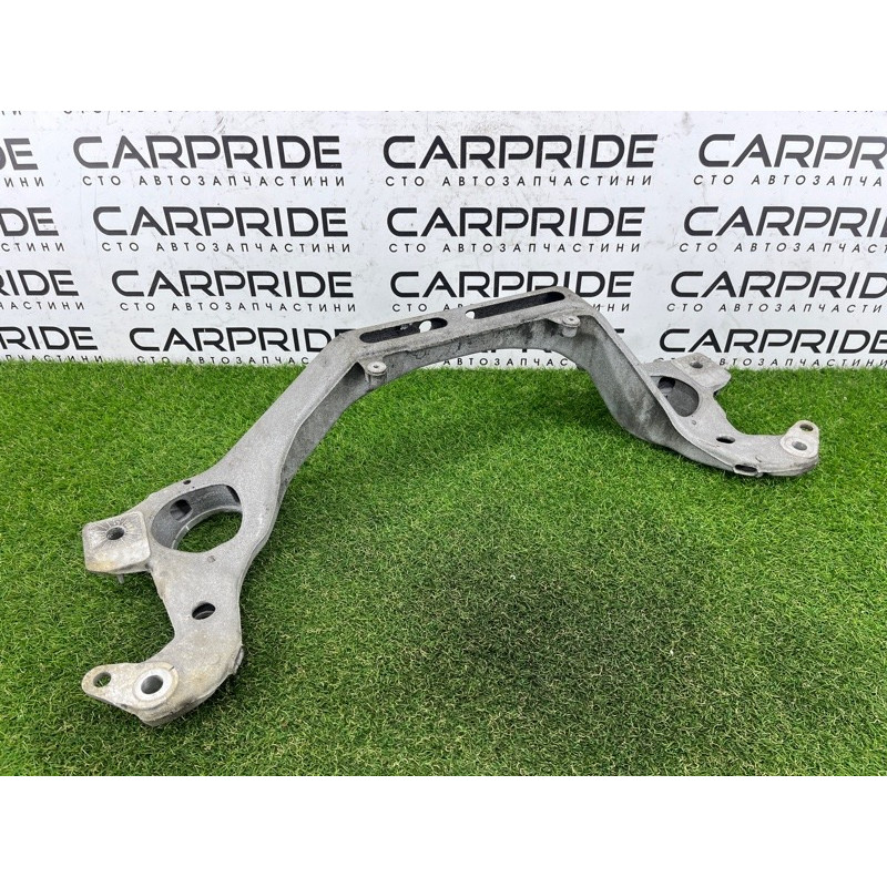 Кронштейн двигателя (кронштейны двигателя) Volkswagen Touareg FL 2015 3.6 7P0199207A