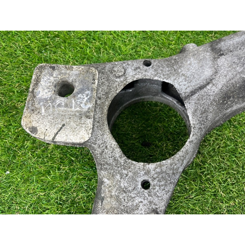 Кронштейн подушки двигателя (кронштейны двигателя) Volkswagen Touareg II NF 2013 3.0 7L8199207A