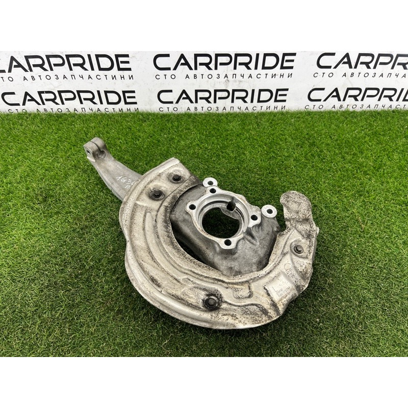 Поворотний кулак (підвіска) BMW 5-series G30 2017 2.0 B46B20 31206884381