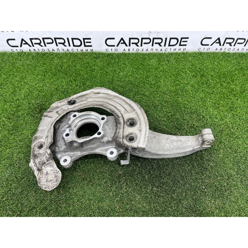 Поворотний кулак (підвіска) BMW 5-series G30 2017 2.0 B46B20 31206884381