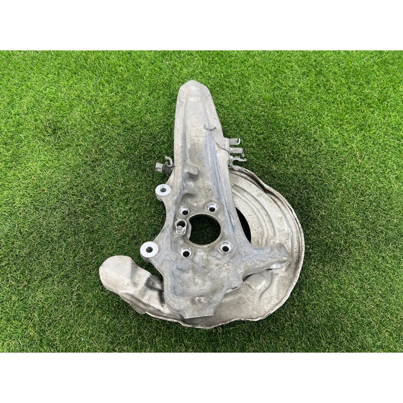 Поворотний кулак (підвіска) BMW 5-series G30 2017 2.0 B46B20 31206884381