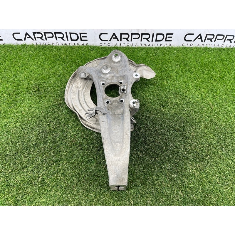 Поворотний кулак (підвіска) BMW 5-series G30 2017 2.0 B46B20 31206884381