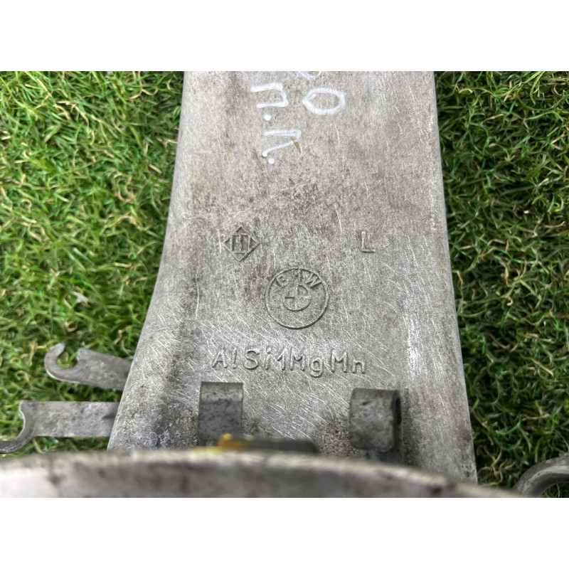 Поворотний кулак (підвіска) BMW 5-series G30 2017 2.0 B46B20 31206884381