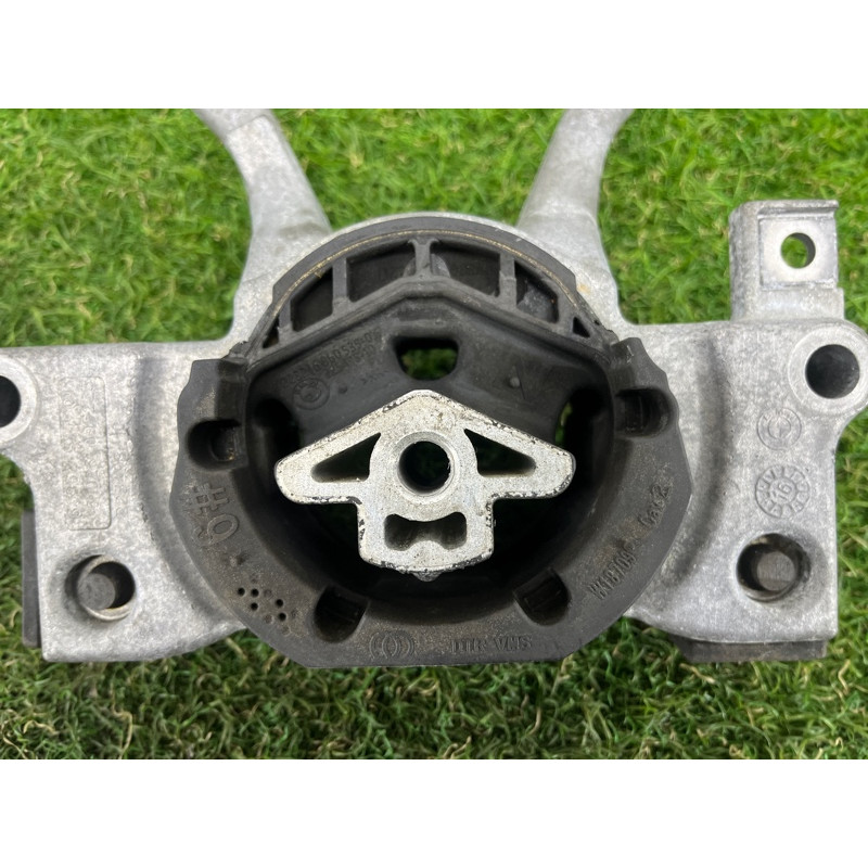 Подушка КПП (трансмісія) BMW 5-series G30 2017 2.0 B46B20 22326862577