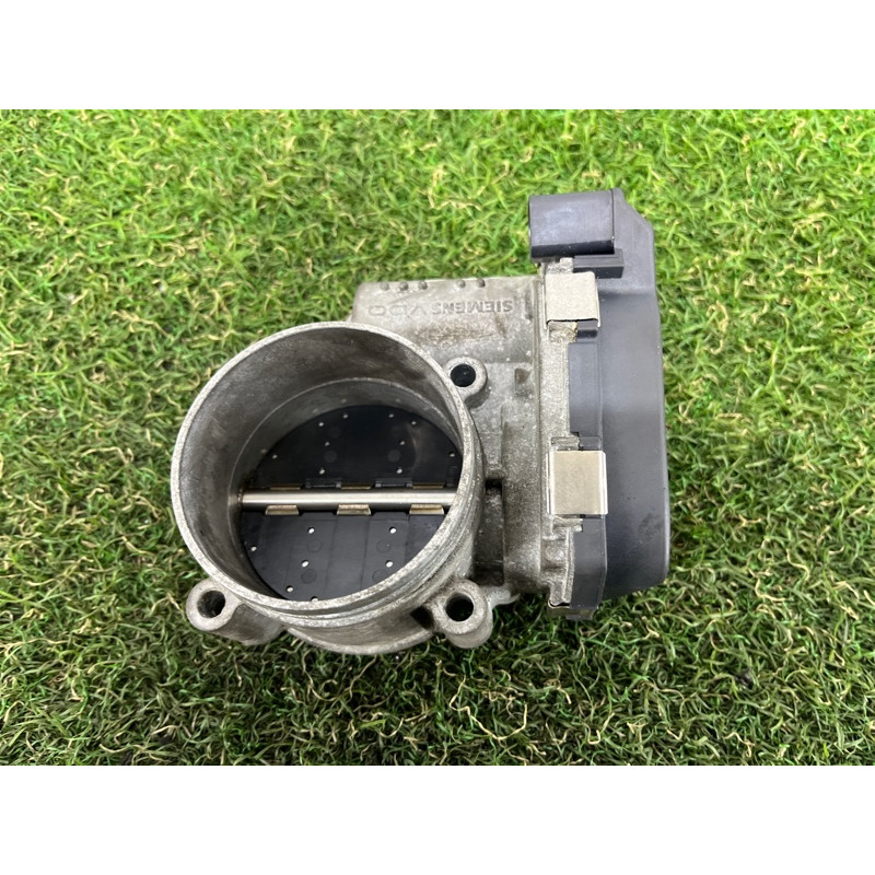 Дроссельная заслонка (электрика двигателя) AUDI Q5 8R 2012 3.2 CALB 06E133062G