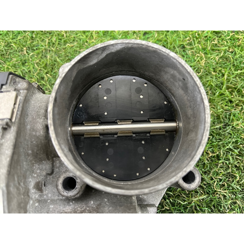 Дроссельная заслонка (электрика двигателя) AUDI Q5 8R 2012 3.2 CALB 06E133062G