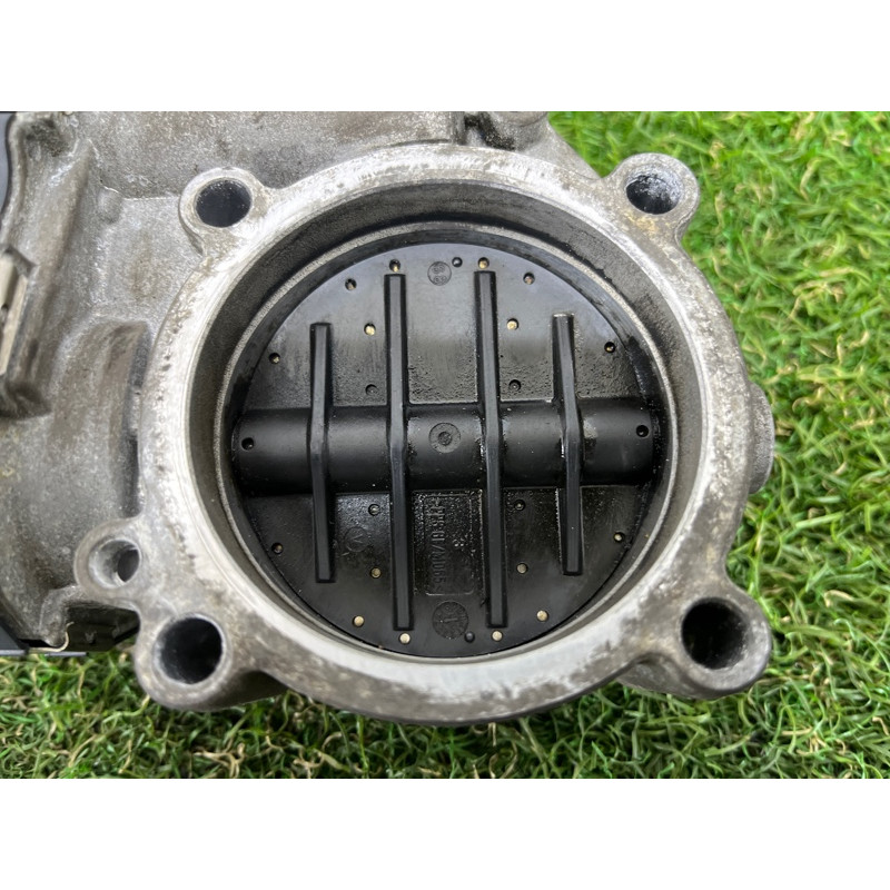 Дроссельная заслонка (электрика двигателя) AUDI Q5 8R 2012 3.2 CALB 06E133062G