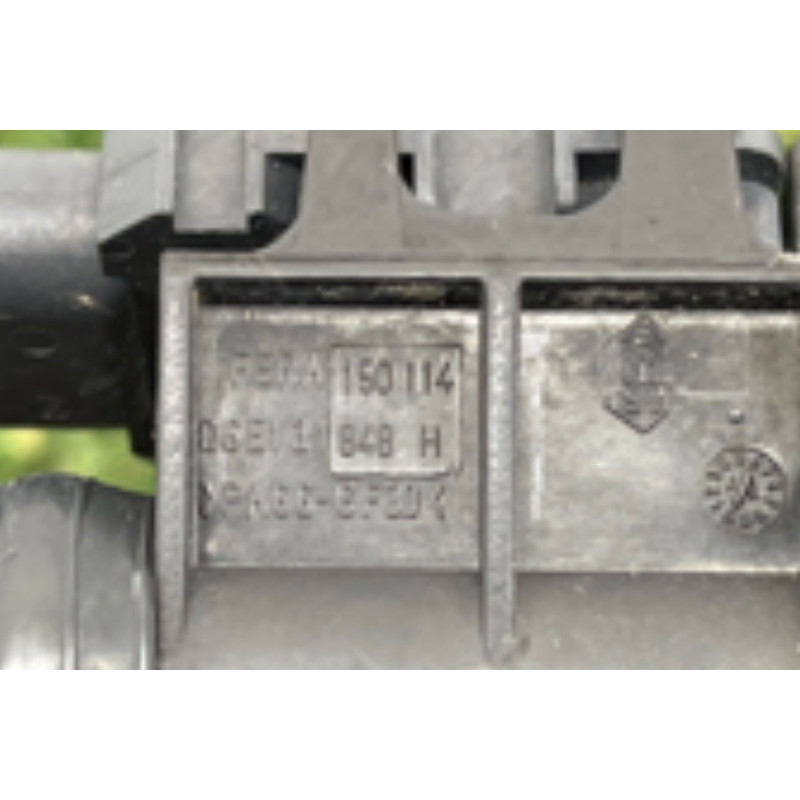 Трубка рецеркуляции воздуха (двигатель и элементы) AUDI Q5 8R 2012 3.2 CALB 06E131143AK