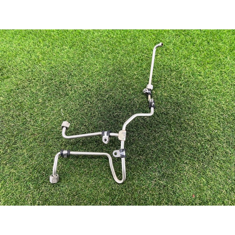 Трубка топливная (топливная система) AUDI Q5 8R 2012 3.2 CALB 06E127501AB