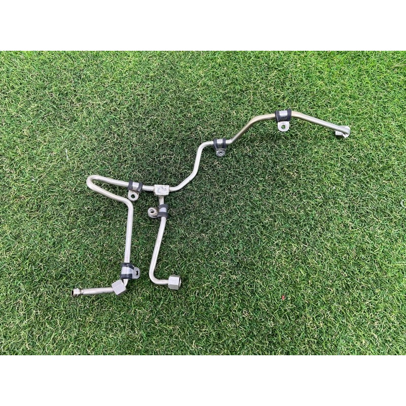 Трубка топливная (топливная система) AUDI Q5 8R 2012 3.2 CALB 06E127501AB