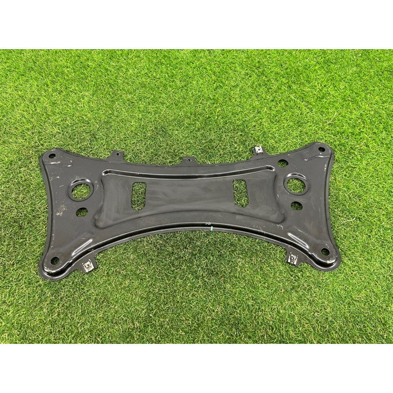 Кронштейн подрамника (подвеска) BMW X3 F25 2012 3.0 31106786944