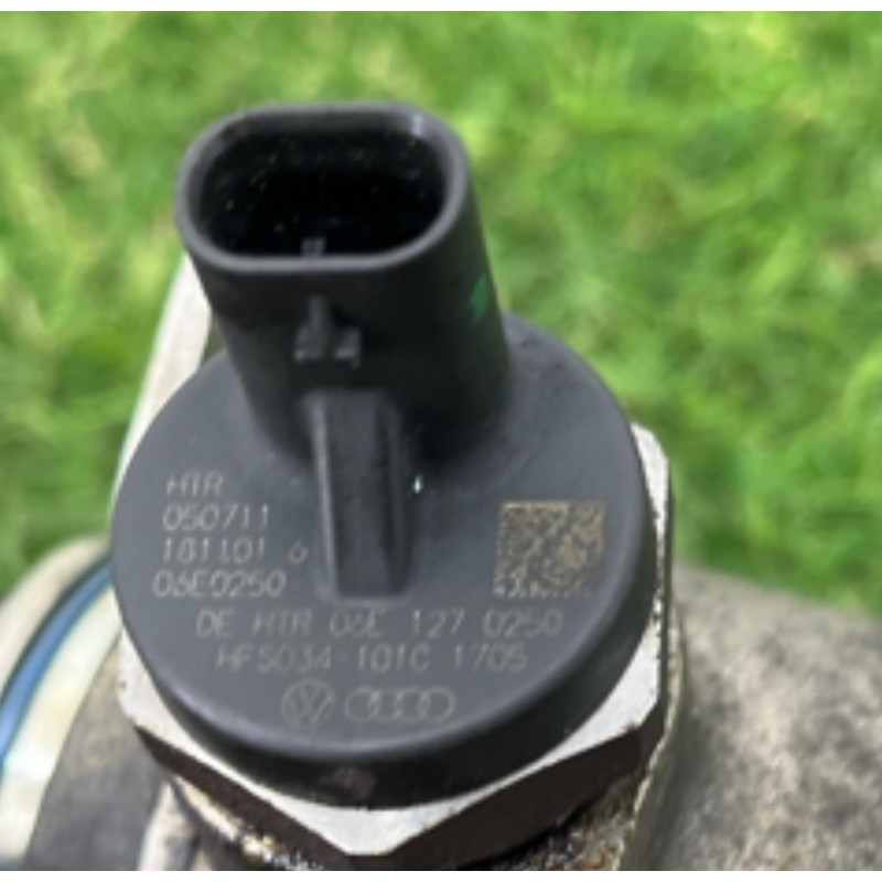 ТНВД (топливная система) AUDI Q5 8R 2012 3.2 CALB 06E127025Q