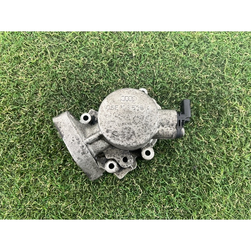 Кронштейн ТНВД (кронштейны двигателя) AUDI Q5 8R 2012 3.2 CALB 06E103535A