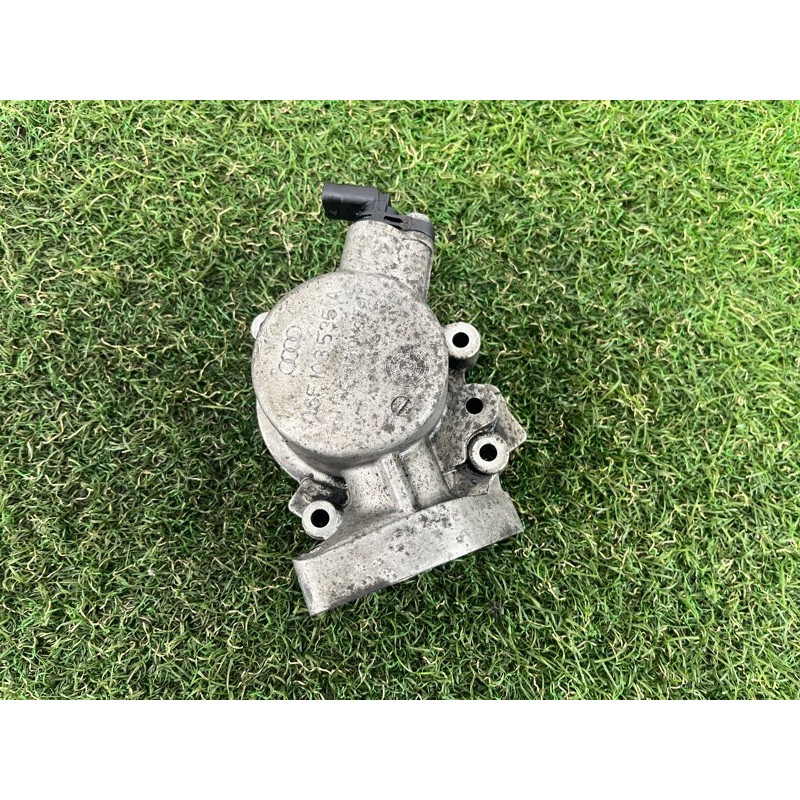 Кронштейн ТНВД (кронштейны двигателя) AUDI Q5 8R 2012 3.2 CALB 06E103535A