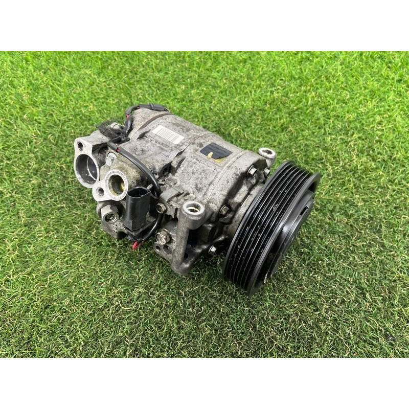 Компрессор кондиционера (отопление и кондиционирование) AUDI Q5 8R 2012 3.2 CALB 8K0260805K