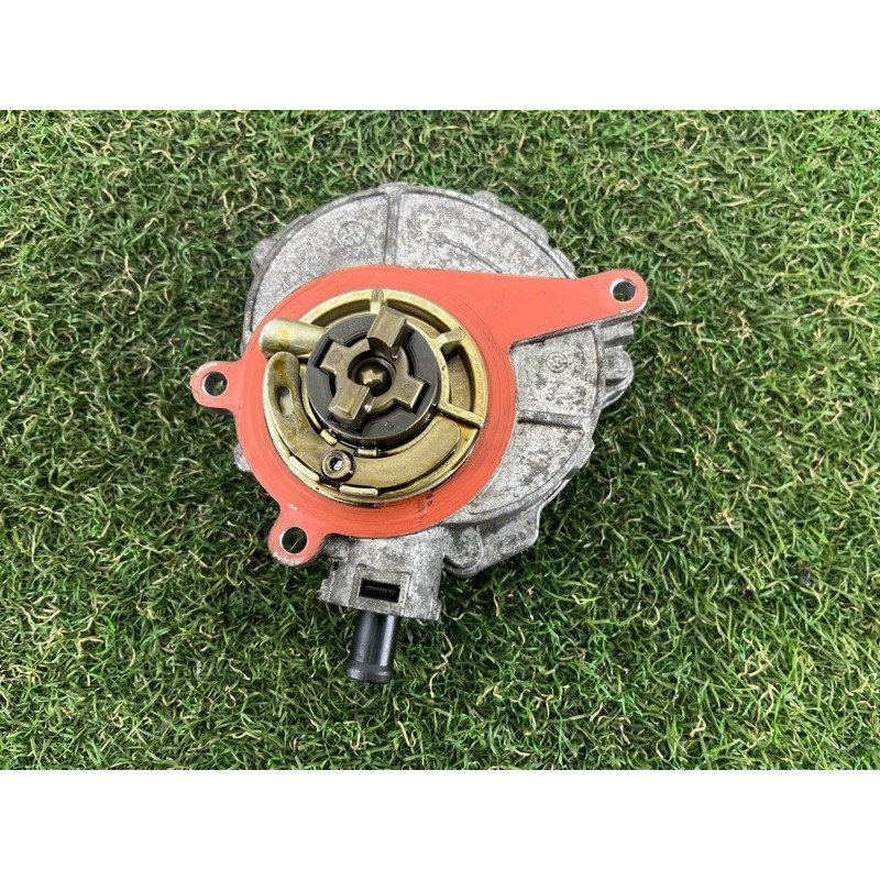 Вакуумный насос (тормозная система) AUDI Q5 8R 2012 3.2 CALB 06E145100M