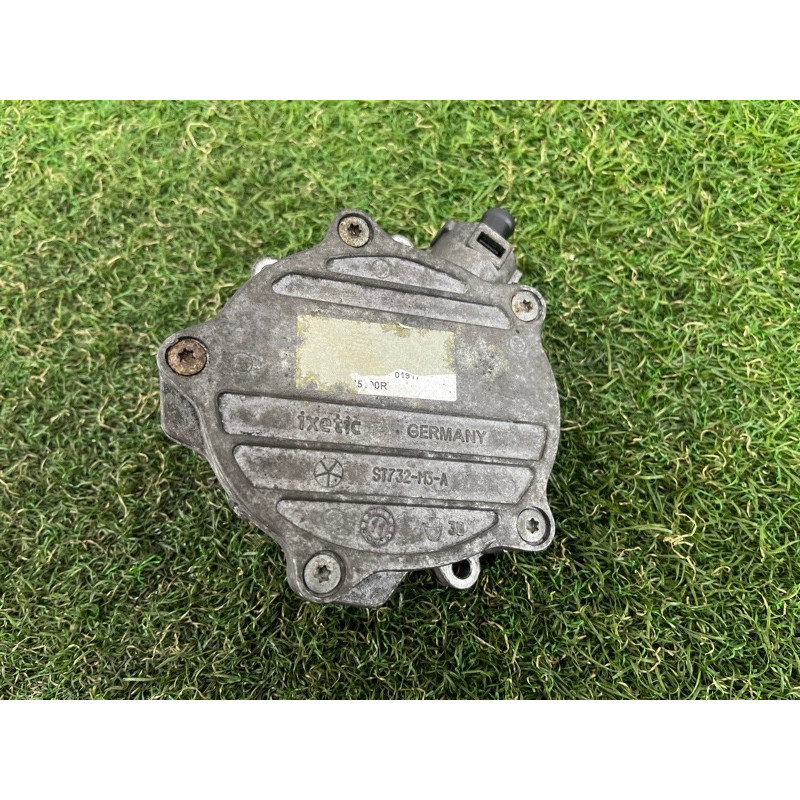 Вакуумный насос (тормозная система) AUDI Q5 8R 2012 3.2 CALB 06E145100M