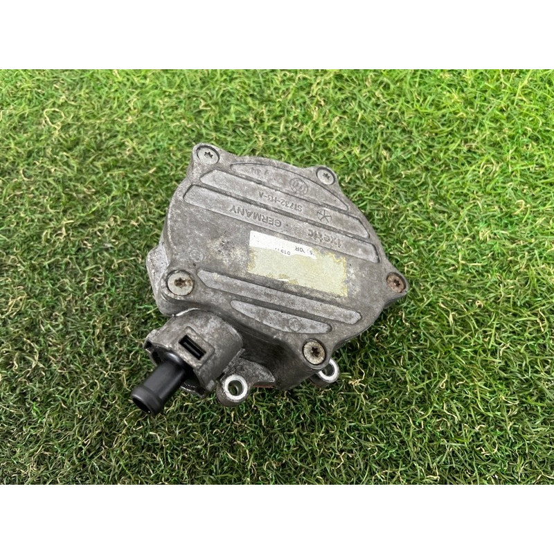 Вакуумный насос (тормозная система) AUDI Q5 8R 2012 3.2 CALB 06E145100M