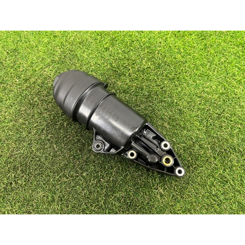 Корпус масляного фильтра (двигатель и элементы) AUDI Q5 8R 2012 3.2 CALB 06E115405C