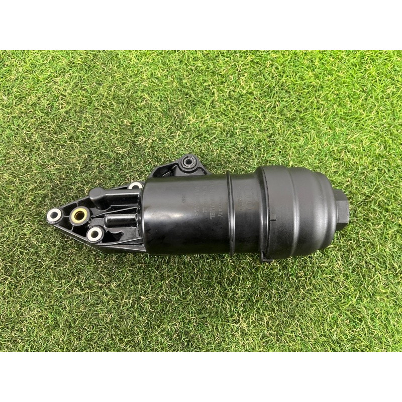 Корпус масляного фильтра (двигатель и элементы) AUDI Q5 8R 2012 3.2 CALB 06E115405C