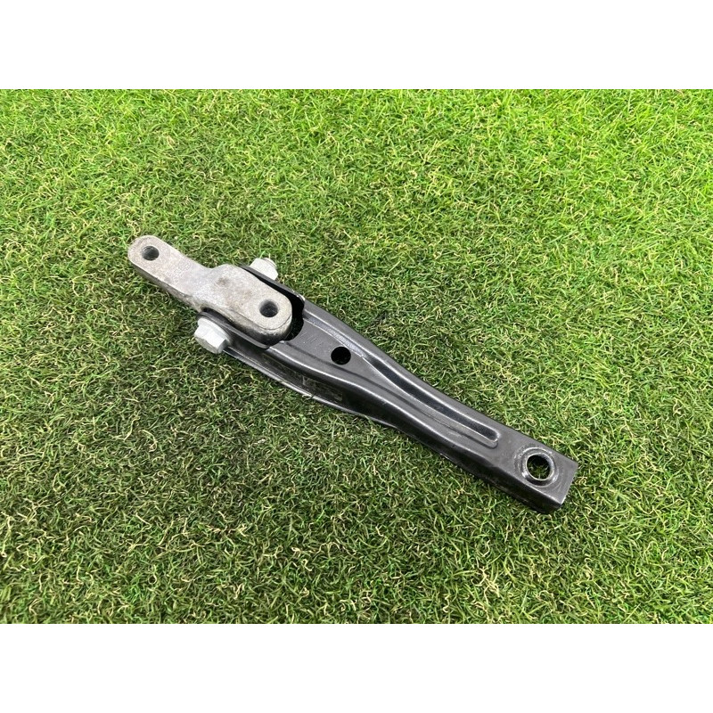 Кронштейн подушки двигателя (кронштейны двигателя) AUDI A3 8V 2015 1.8 5Q0199855J