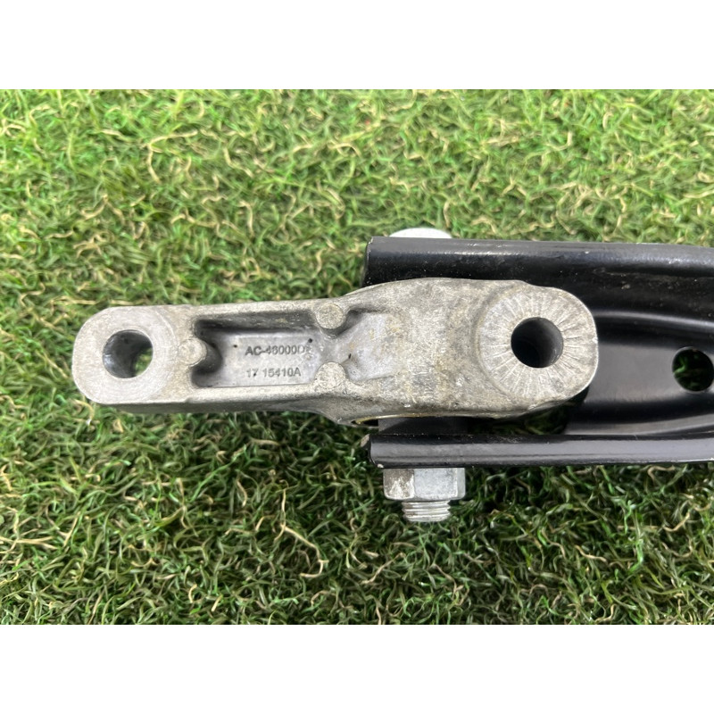 Кронштейн подушки двигателя (кронштейны двигателя) AUDI A3 8V 2015 1.8 5Q0199855J