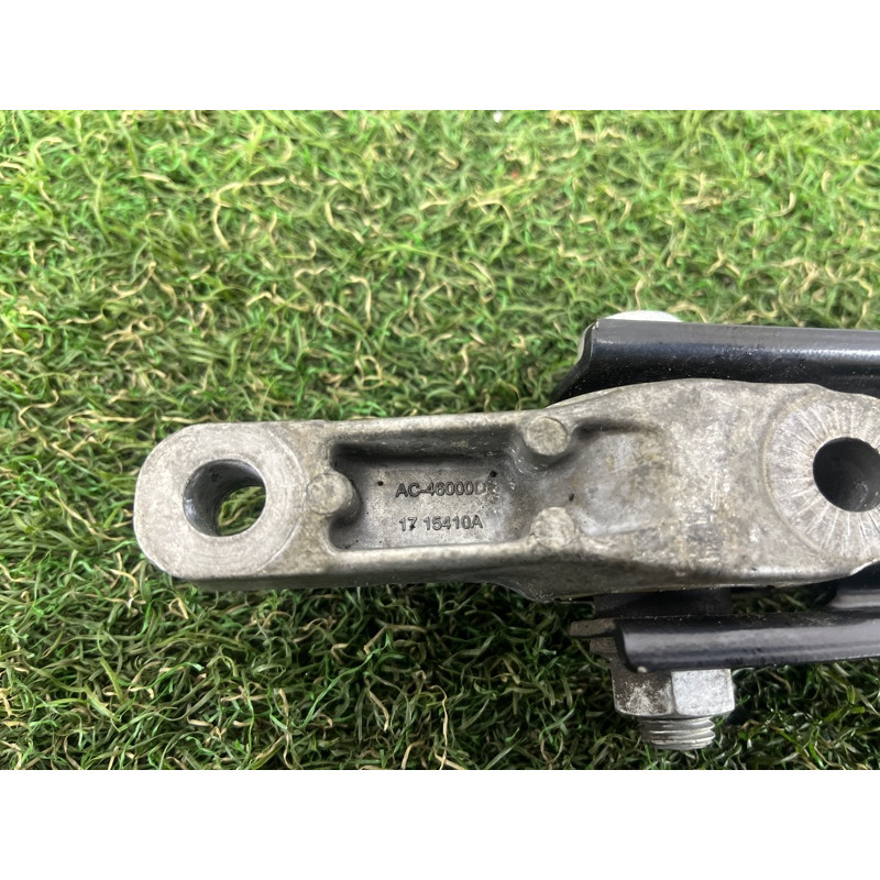 Кронштейн подушки двигателя (кронштейны двигателя) AUDI A3 8V 2015 1.8 5Q0199855J