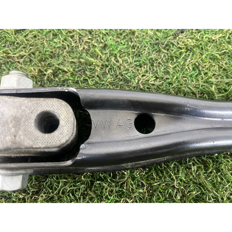 Кронштейн подушки двигателя (кронштейны двигателя) AUDI A3 8V 2015 1.8 5Q0199855J