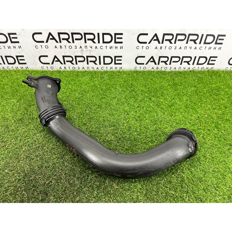 Патрубок інтеркулера (двигун та елементи) BMW 5-series G30 2017 2.0 B46B20 13718601683