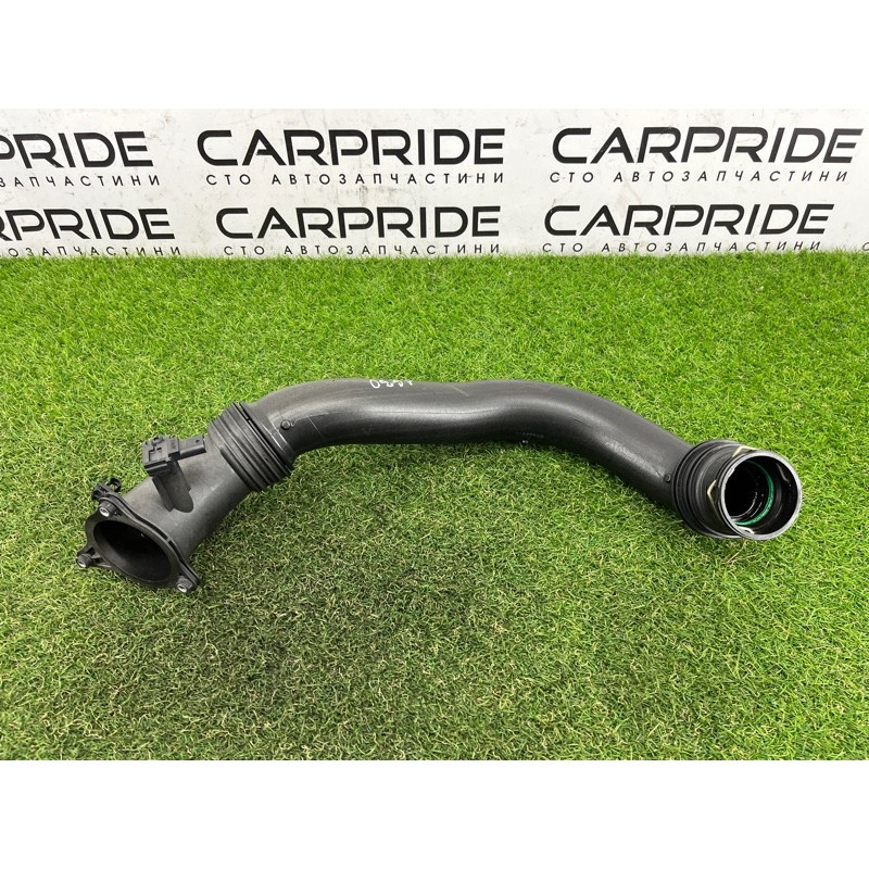 Патрубок інтеркулера (двигун та елементи) BMW 5-series G30 2017 2.0 B46B20 13718601683