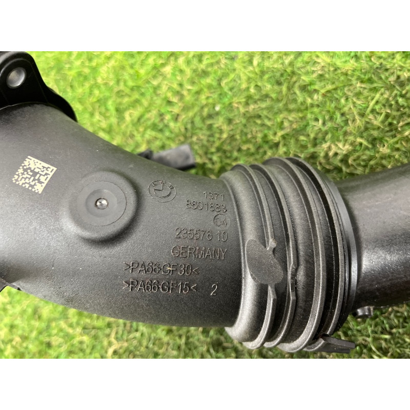 Патрубок інтеркулера (двигун та елементи) BMW 5-series G30 2017 2.0 B46B20 13718601683