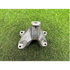 Кронштейн подушки двигателя