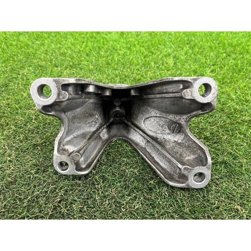 Кронштейн подушки двигателя (кронштейны двигателя) AUDI Q5 8R 2012 3.2 CALB 8K0199307BF