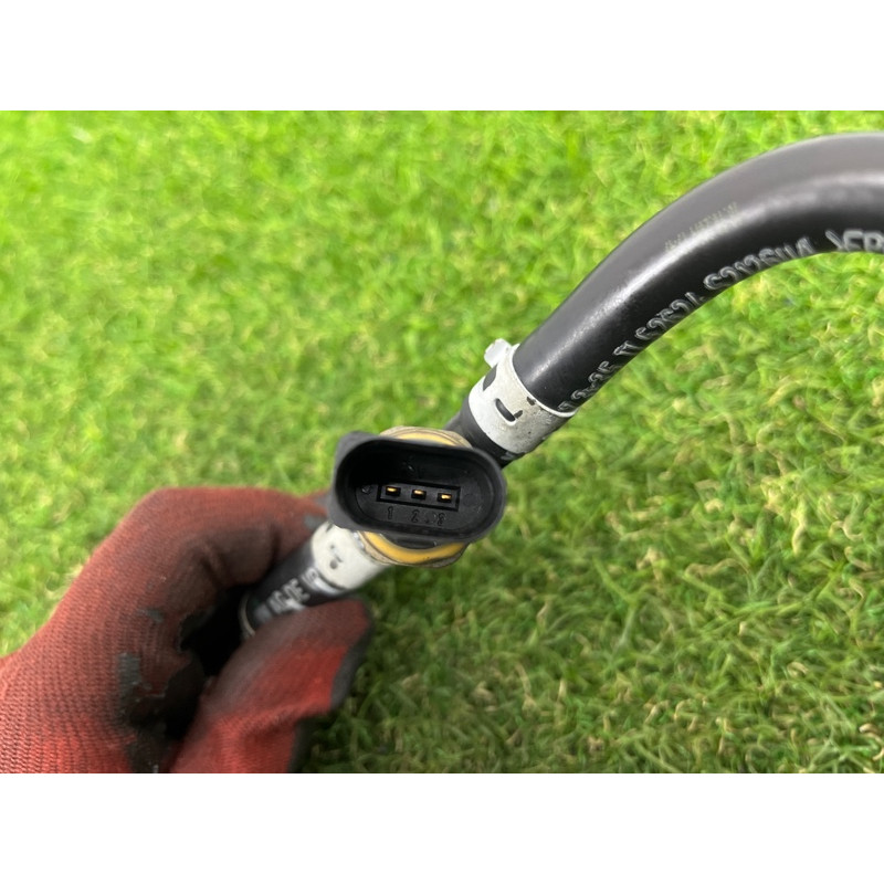 Шланг топливный (топливная система) Volkswagen Touareg FL 2015 3.6 7P6130295D