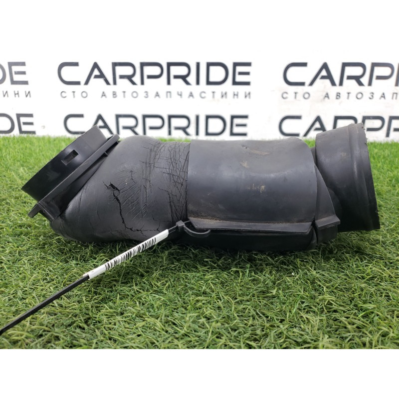 Патрубок воздушного фильтра (впускная система) BMW 7-series E32 1990 M70b50 13711710167