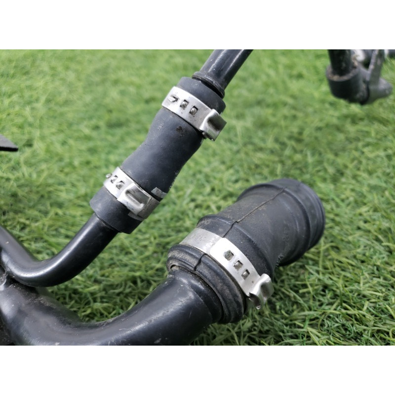 Патрубок (система охлаждения) AUDI A4 B6 2003 1.8 BFB 06B133607N