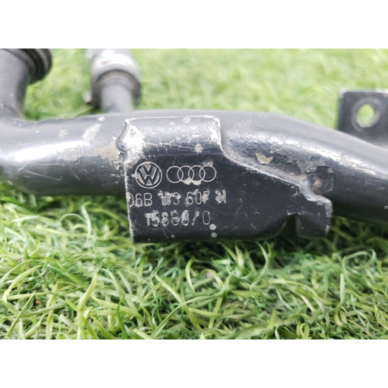 Патрубок (система охлаждения) AUDI A4 B6 2003 1.8 BFB 06B133607N