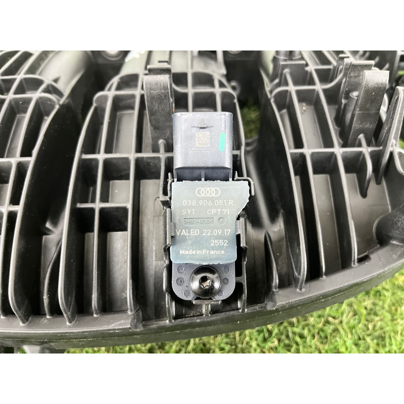 Коллектор впускной (впускная система) AUDI A3 8V 2018 2.0 CZRA 06L133201BQ