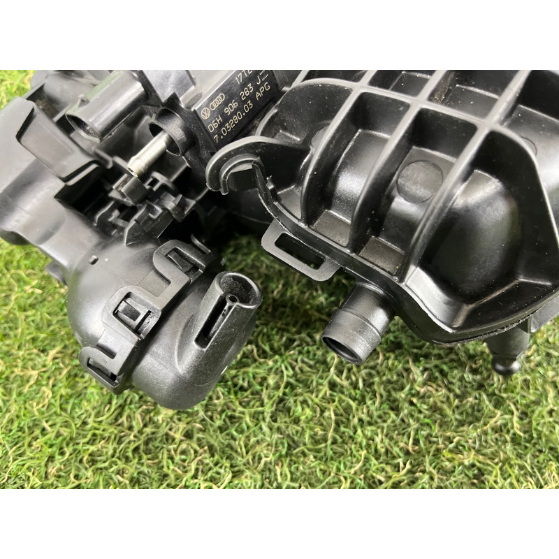 Коллектор впускной (впускная система) AUDI A3 8V 2018 2.0 CZRA 06L133201BQ