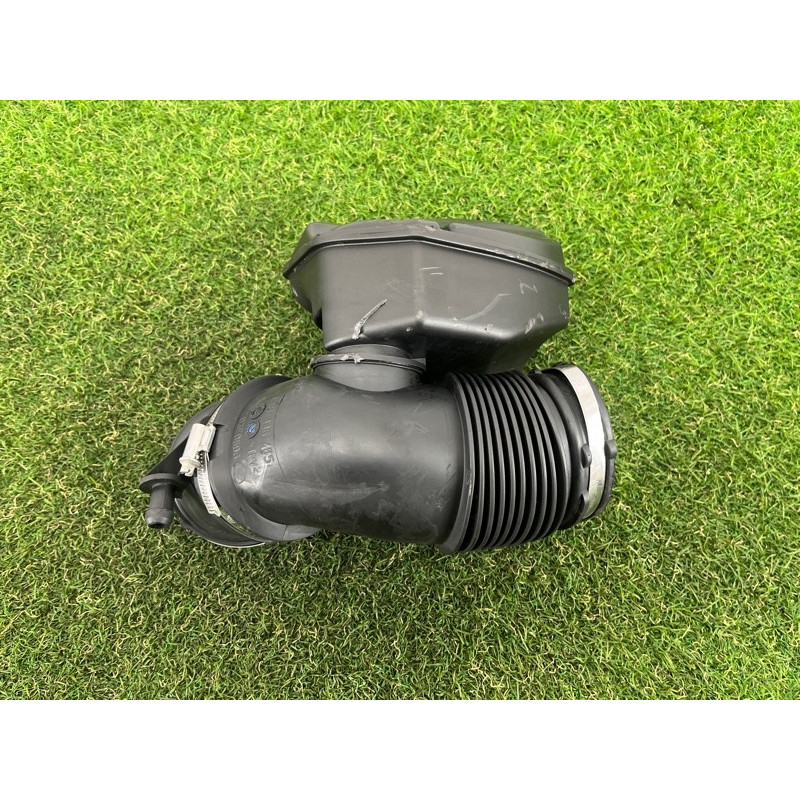 Резонатор воздушный (впускная система) BMW X3 F25 2012 3.0 13717601873