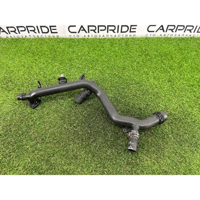 Трубка системы охлаждения (система охлаждения) AUDI Q5 8R 2012 3.2 CALB 06E121045J