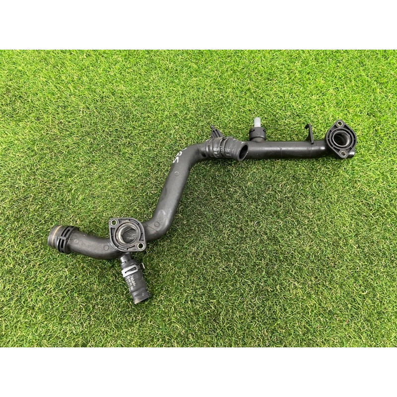 Трубка системы охлаждения (система охлаждения) AUDI Q5 8R 2012 3.2 CALB 06E121045J